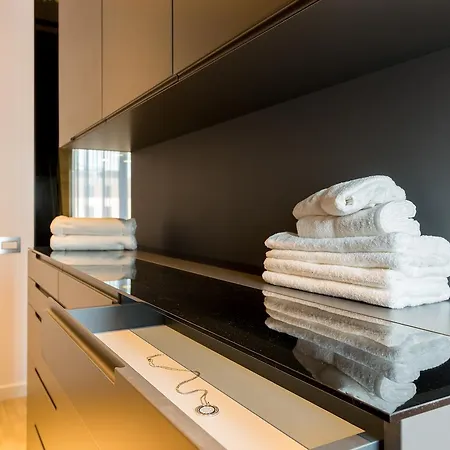 Expo Xxi Trade Pradzynskiego Serviced Apartment