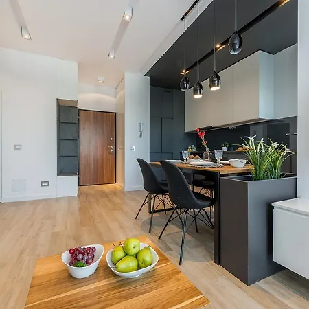 Expo Xxi Trade Pradzynskiego Serviced Apartment